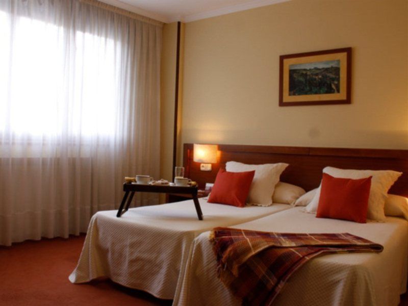 Hotel San Lorenzo Σαντιάγο ντε Κομποστέλα Δωμάτιο φωτογραφία